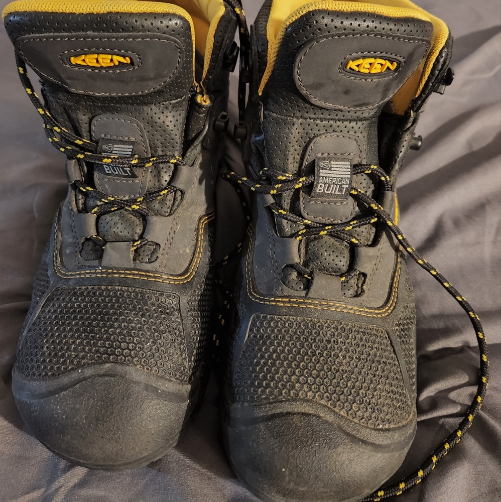 Keen logandale boots